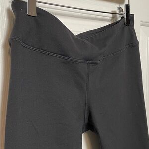 FABLETICS Leggings Shorts Capris Black Womens Medium Yoga Running